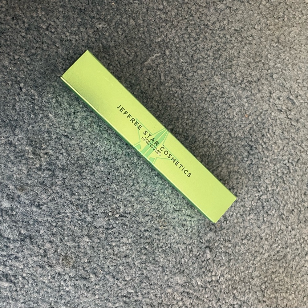 Jeffree star eyeliner